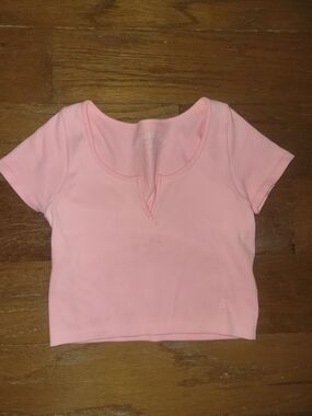 Aeropostale Light Pink V-Notch Crop Top